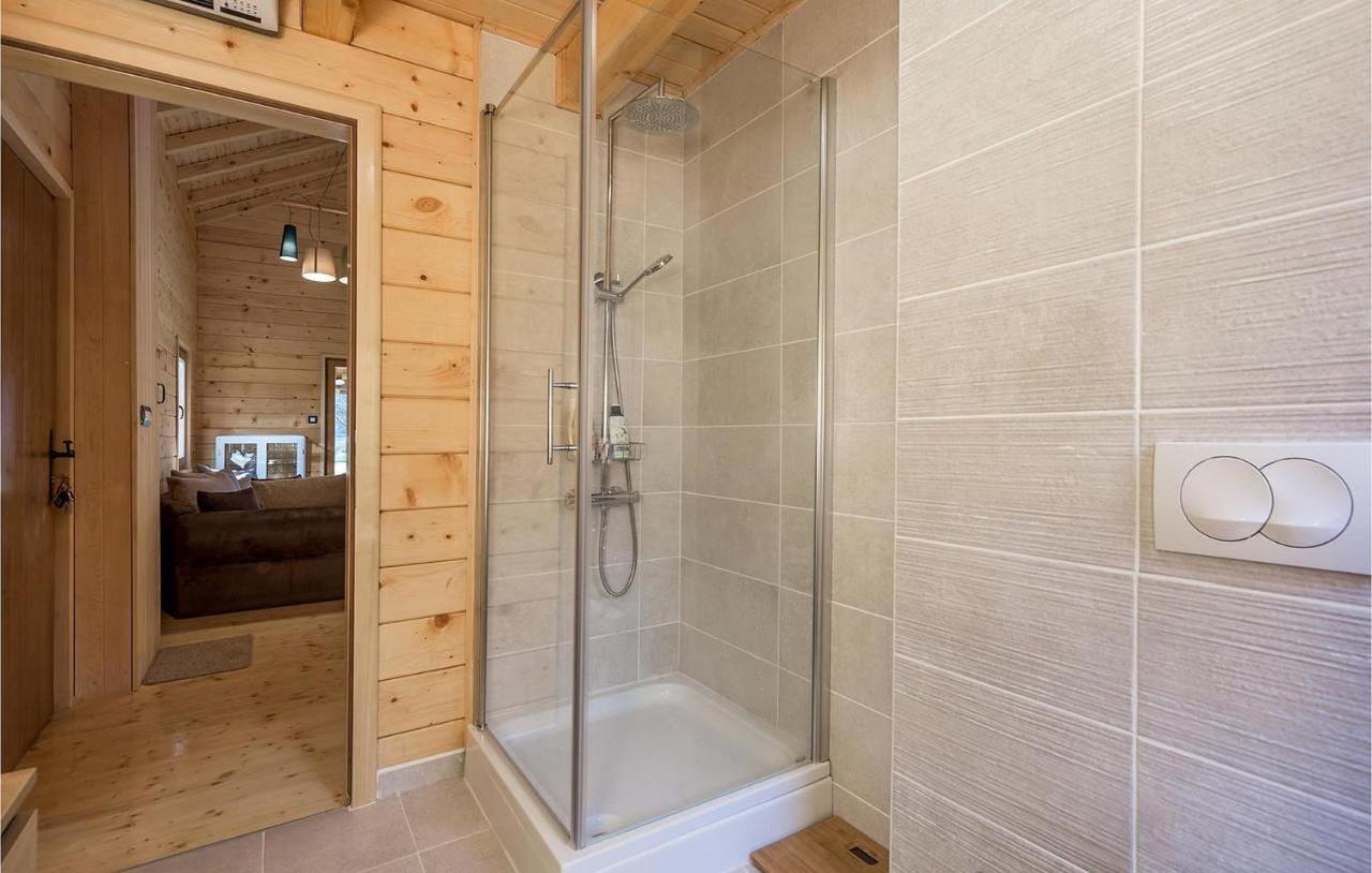 V'S Place - Wooden House With Heated Pool And Outdoor Sauna Otocac Exterior photo